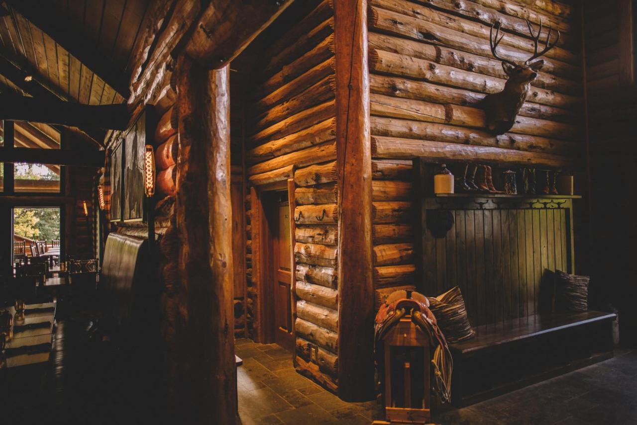Отель Lone Mountain Ranch Биг-Скай Экстерьер фото